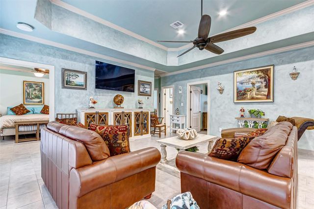 851 Palmetto Drive, Crystal Beach, TX 77650