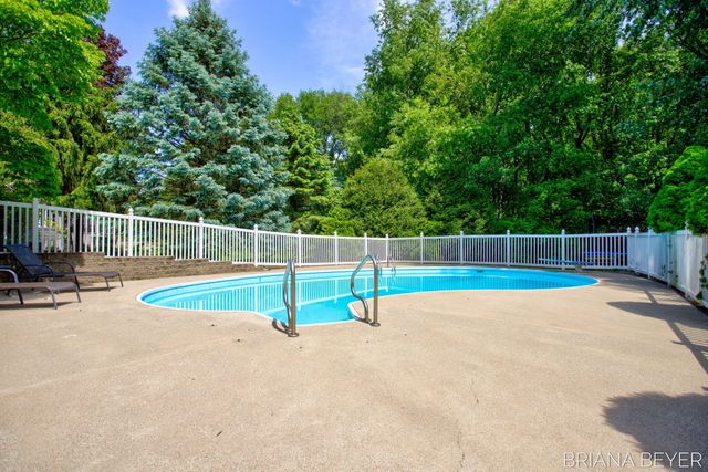 145 Bay Meadows Drive, Park Twp, MI 49424