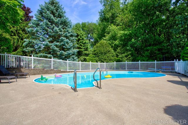 145 Bay Meadows Drive, Park Twp, MI 49424
