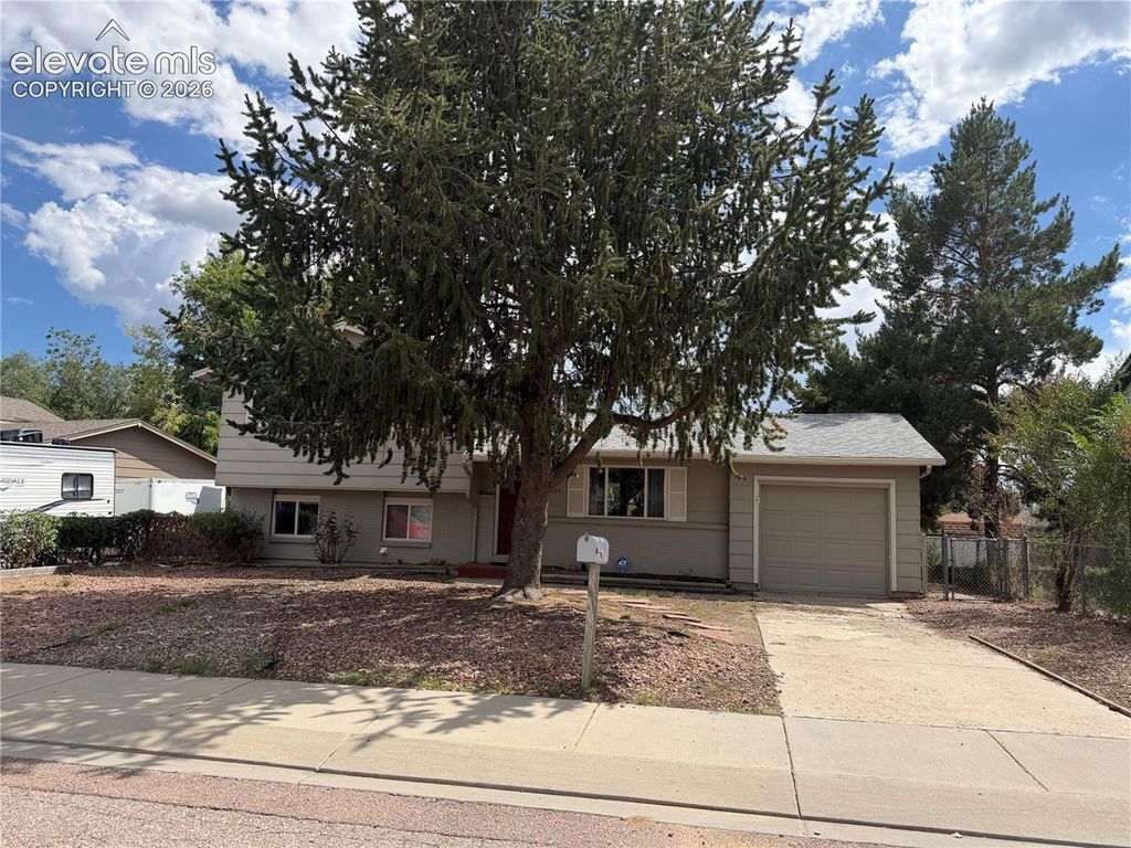 7135 Poteae Drive, Colorado Springs, CO 80915 — exterior