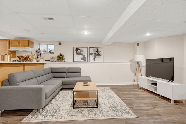 10833 Long Avenue, Oak Lawn, IL 60453