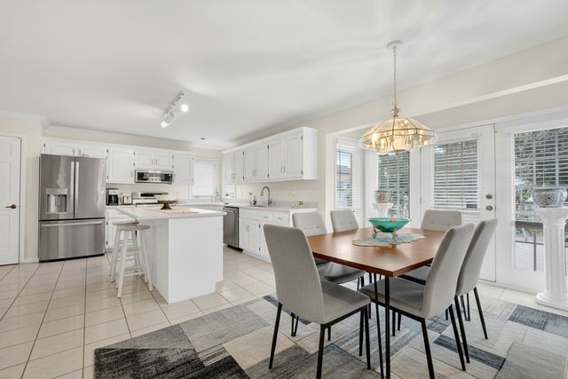 10833 Long Avenue, Oak Lawn, IL 60453