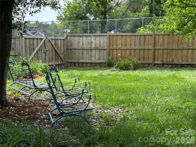12 Penley Avenue, Asheville, NC 28804