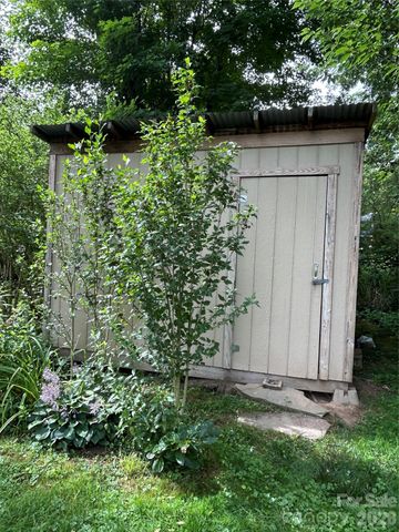 12 Penley Avenue, Asheville, NC 28804