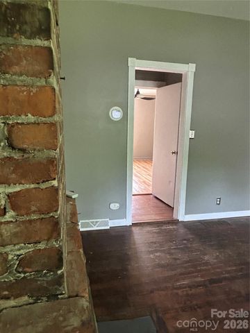 12 Penley Avenue, Asheville, NC 28804