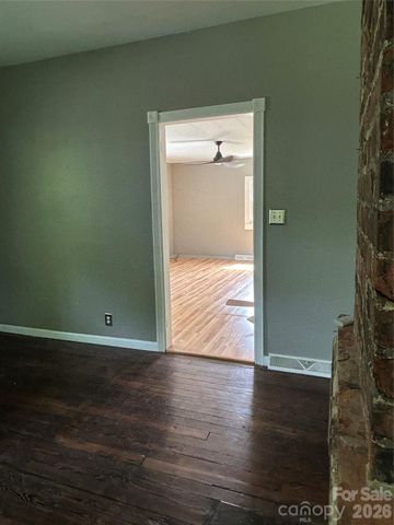 12 Penley Avenue, Asheville, NC 28804