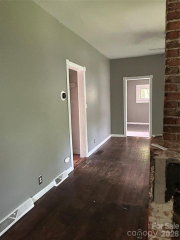 12 Penley Avenue, Asheville, NC 28804