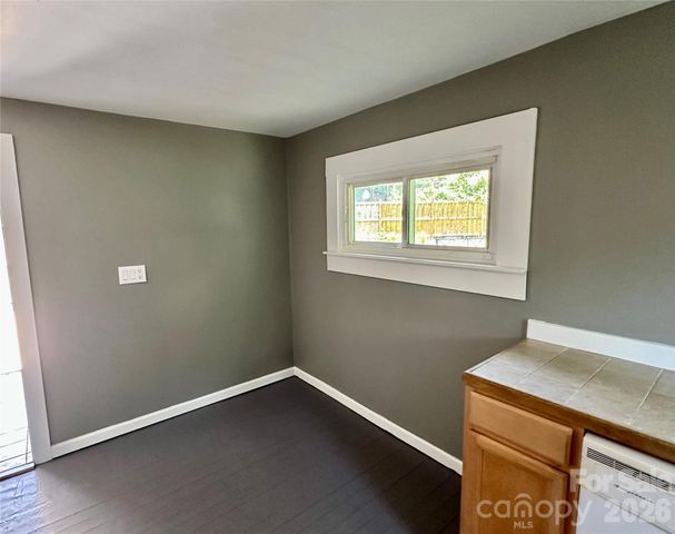 12 Penley Avenue, Asheville, NC 28804
