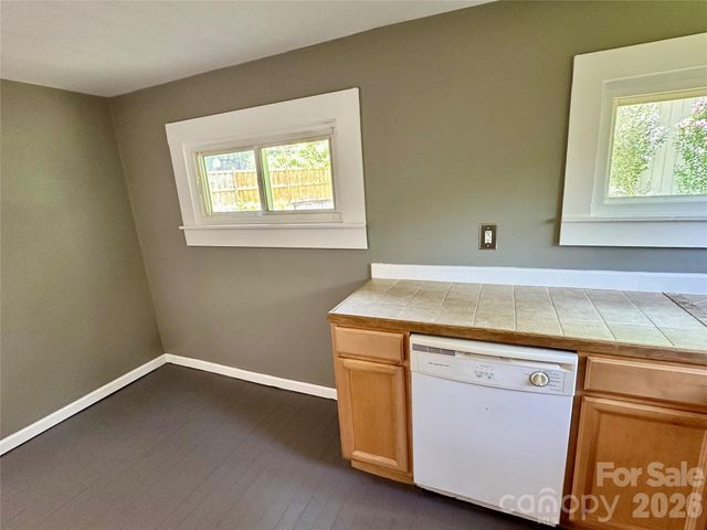 12 Penley Avenue, Asheville, NC 28804