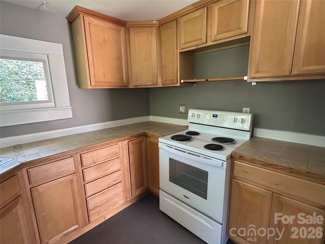 12 Penley Avenue, Asheville, NC 28804