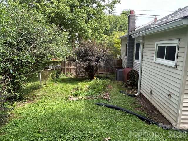 12 Penley Avenue, Asheville, NC 28804