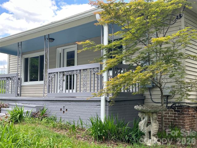 12 Penley Avenue, Asheville, NC 28804