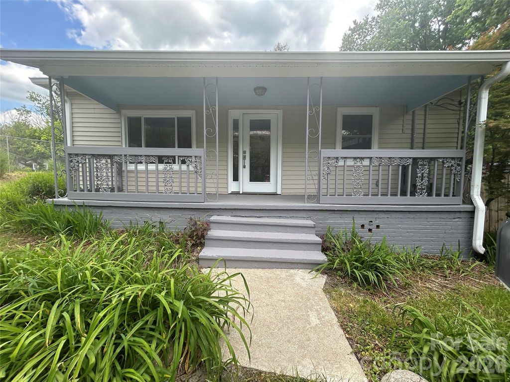 12 Penley Avenue, Asheville, NC 28804