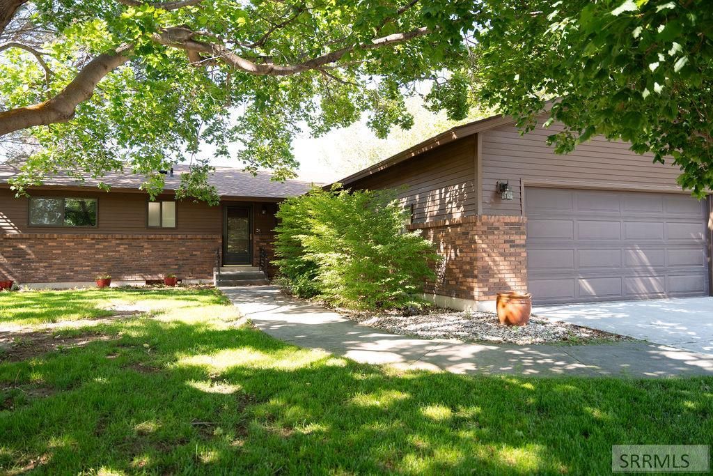 Image 1 of property listing at 1877 Caribou Street, Idaho Falls, ID 83401