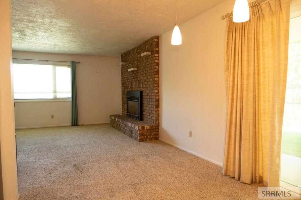 Image 6 of property listing at 1877 Caribou Street, Idaho Falls, ID 83401