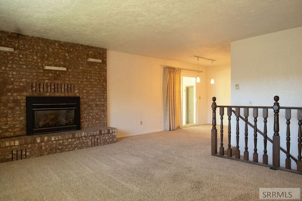 Image 7 of property listing at 1877 Caribou Street, Idaho Falls, ID 83401