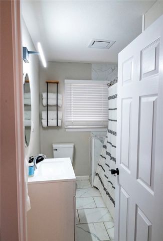 109 South Verne St, Rockport, TX 78382