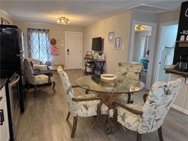 109 South Verne St, Rockport, TX 78382