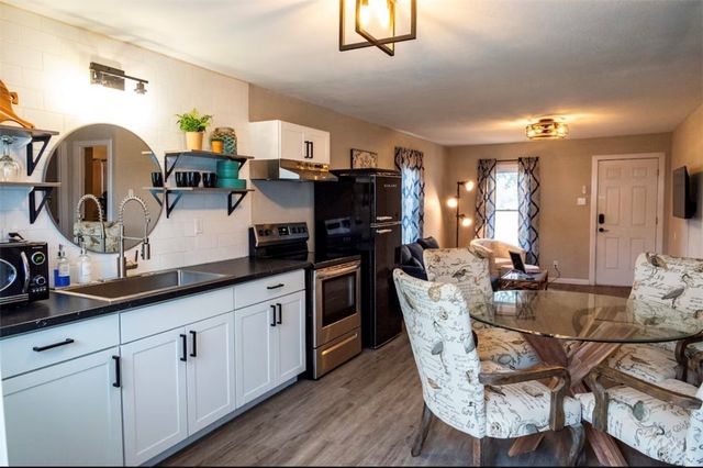 109 South Verne St, Rockport, TX 78382