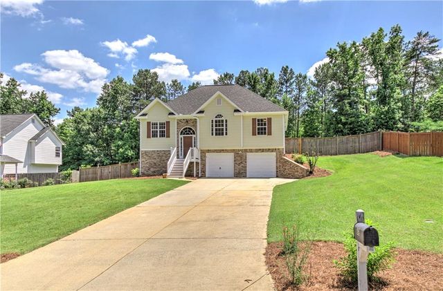 62 Roundtree Court, Dallas, GA 30132