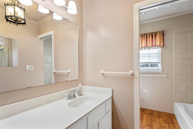 1317 Sue Lane, Choctaw, OK 73020