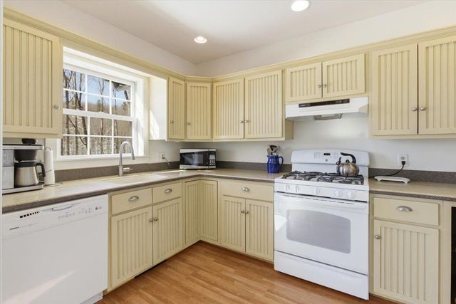 557 Bennett Hill Road, Shaftsbury, VT 05262