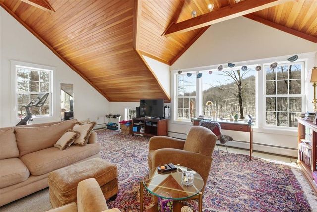 557 Bennett Hill Road, Shaftsbury, VT 05262