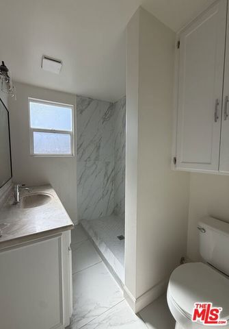 11633 Menlo Avenue unit A, Hawthorne, CA 90250