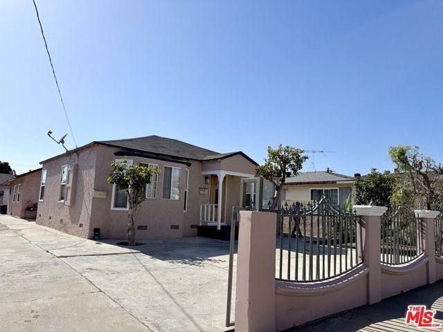 11633 Menlo Avenue unit A, Hawthorne, CA 90250