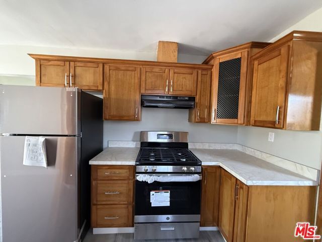11633 Menlo Avenue unit A, Hawthorne, CA 90250