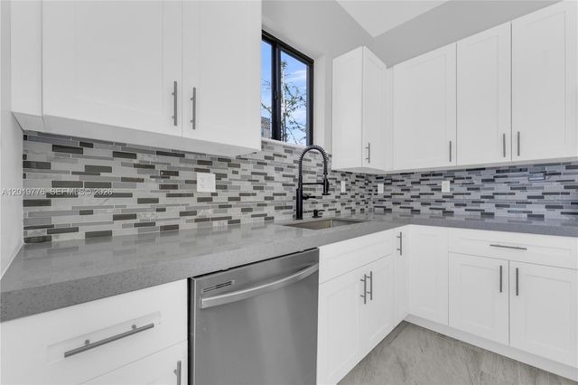 2947 NW 9th St, Fort Lauderdale, FL 33311