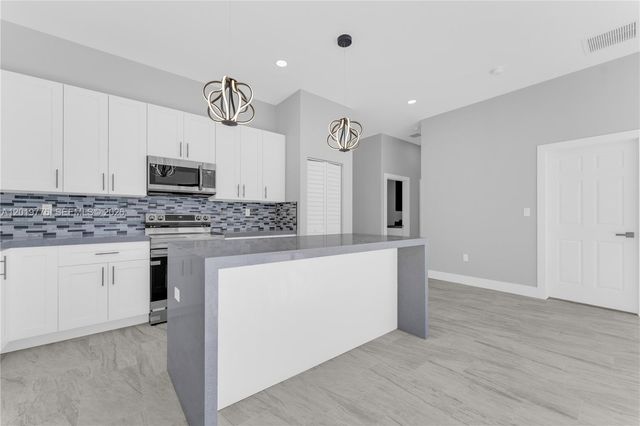 2947 NW 9th St, Fort Lauderdale, FL 33311