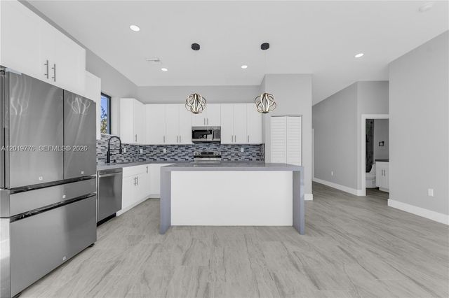 2947 NW 9th St, Fort Lauderdale, FL 33311
