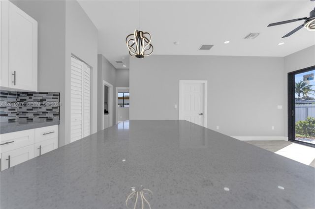 2947 NW 9th St, Fort Lauderdale, FL 33311