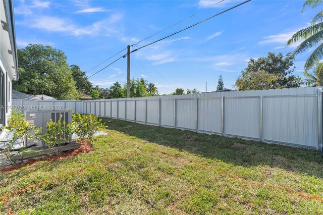 2947 NW 9th St, Fort Lauderdale, FL 33311
