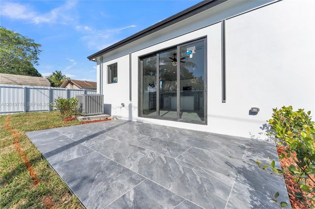 2947 NW 9th St, Fort Lauderdale, FL 33311