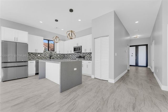 2947 NW 9th St, Fort Lauderdale, FL 33311