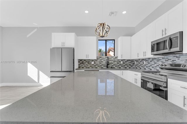 2947 NW 9th St, Fort Lauderdale, FL 33311