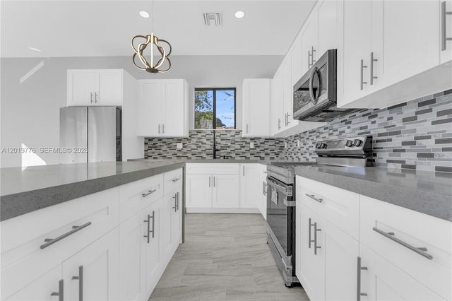2947 NW 9th St, Fort Lauderdale, FL 33311