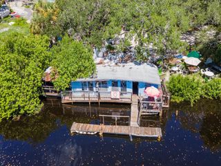 1761 BECKETT WAY, Tarpon Springs, FL 34689