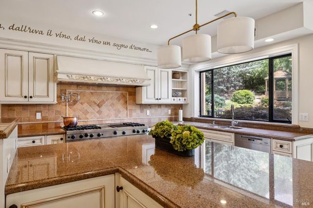 172 Pacheco Ave, Novato, CA 94947