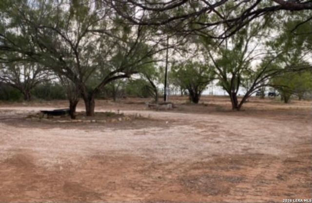 138 CR 2666, Moore, TX 78015