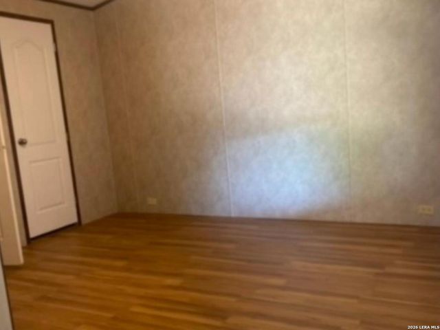 138 CR 2666, Moore, TX 78015