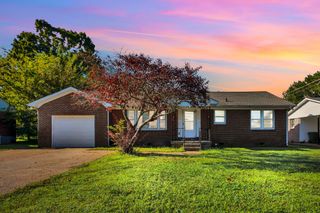 603 3rd St, Lawrenceburg, TN 38464