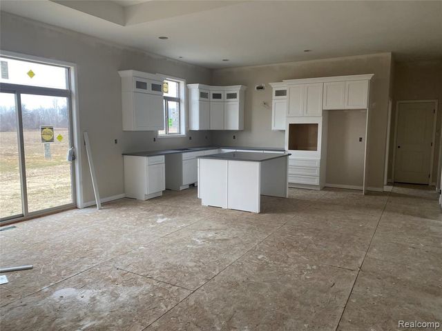 4940 Daisy Lane, Almont, MI 48003