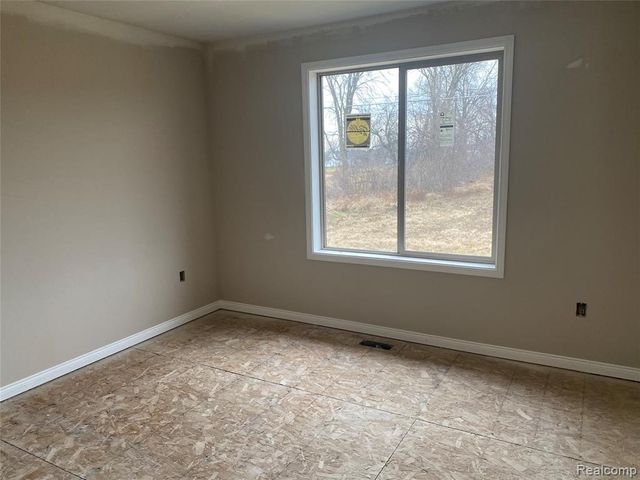 4940 Daisy Lane, Almont, MI 48003