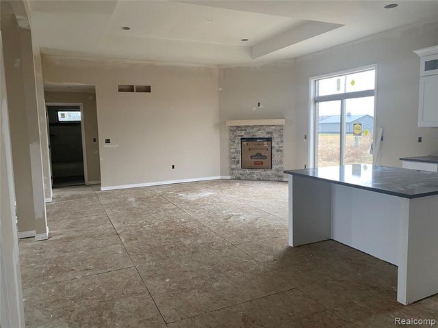 4940 Daisy Lane, Almont, MI 48003