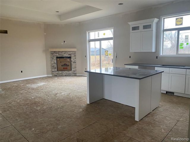 4940 Daisy Lane, Almont, MI 48003