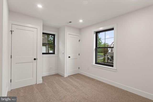 25 OAK LN, Havertown, PA 19083