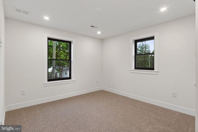 25 OAK LN, Havertown, PA 19083
